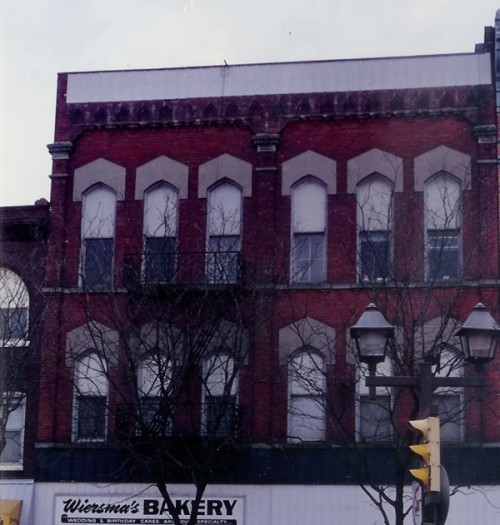 full renevation Retro Suites Hotel Chatham (before)